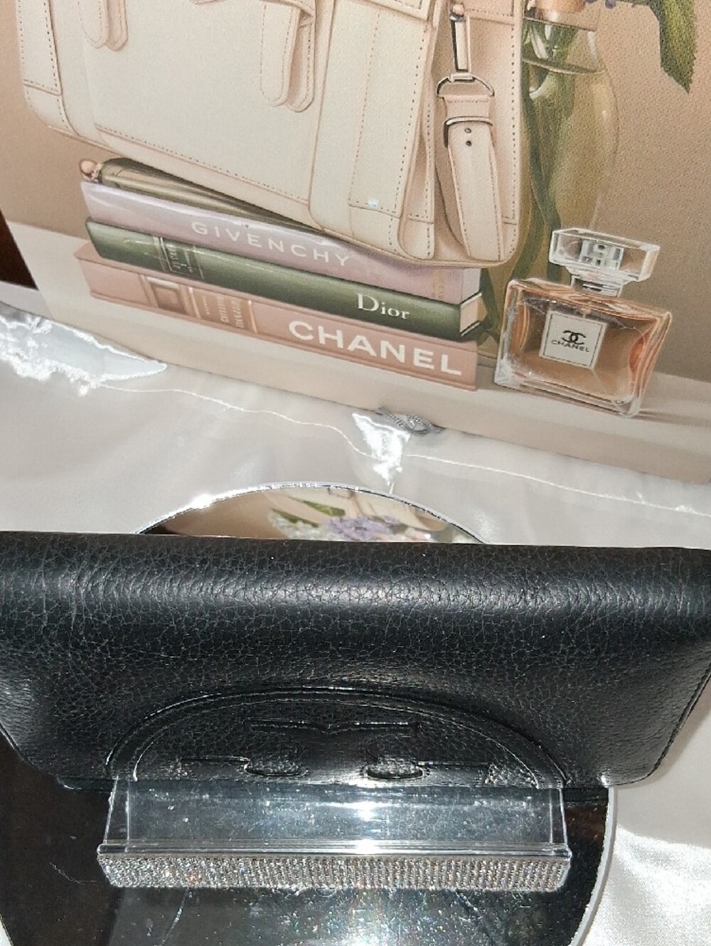 Tory Burch Black Pebbled Leather Zip Wallet with Embossed Logo - Picture 7 of 12